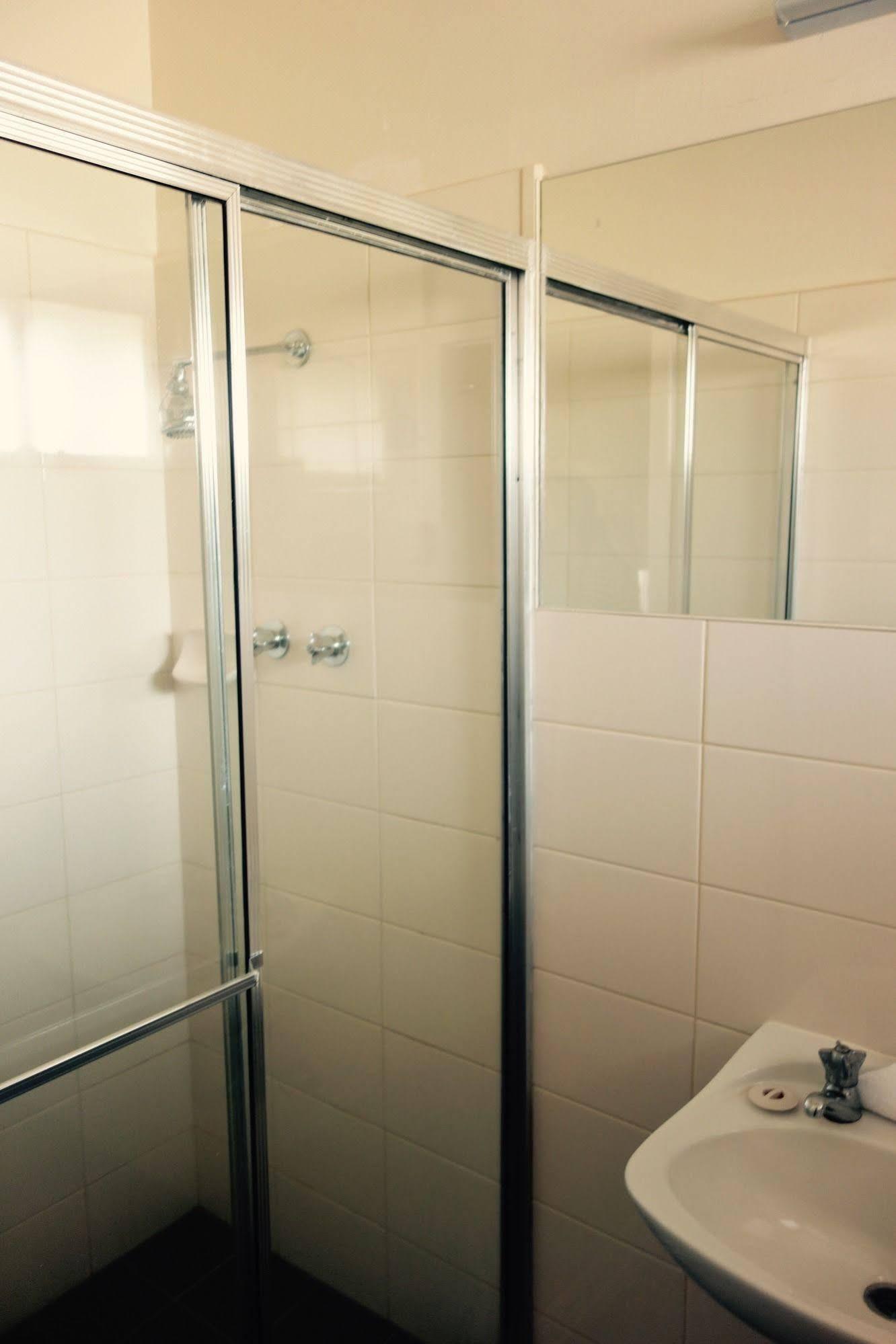 Dorset Gardens Hotel Croydon Bagian luar foto